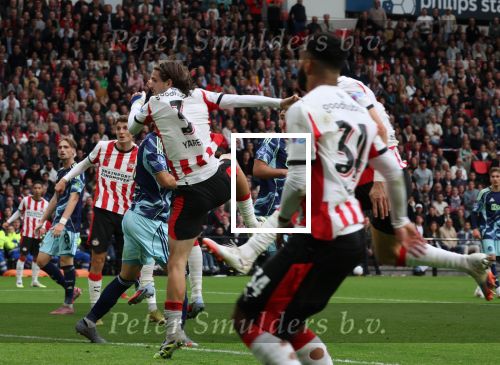 Eindhoven, 21 September 2025
PSV-AJAX, Eindstand 2-2
Kompetitie seizoen 2025-2026
Yarek Gasiorowski scoort 2-1