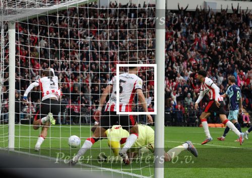 Eindhoven, 21 September 2025
PSV-AJAX, Eindstand 2-2
Kompetitie seizoen 2025-2026
Yarek Gasiorowski scoort 2-1