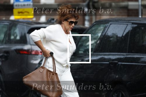 Amsterdam 30 september 2025
Yvonne Brandsteder in de regen op straat in Amsterdam.