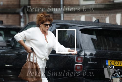 Amsterdam 30 september 2025
Yvonne Brandsteder in de regen op straat in Amsterdam.