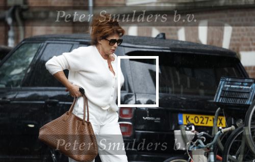 Amsterdam 30 september 2025
Yvonne Brandsteder in de regen op straat in Amsterdam.