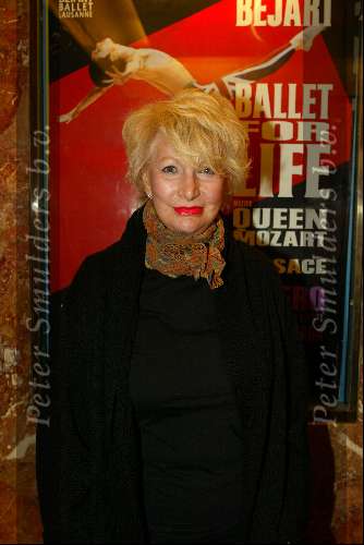 Amsterdam 2 oktober 2003

Premier Jacques Brell in Carre

Adele Bloemedaal

© Copyright: Fotopersbureau Peter Smulders BV