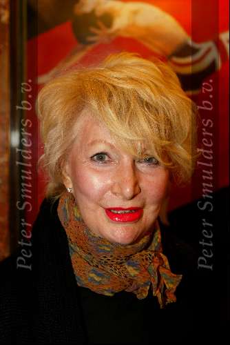 Amsterdam 2 oktober 2003

Premier Jacques Brell in Carre

Adele Bloemedaal

© Copyright: Fotopersbureau Peter Smulders BV