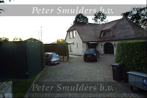 Vinkeveen 15 oktober 2003

Huis Andre Hazes met links de container


© Copyright: Fotopersbureau Peter Smulders BV