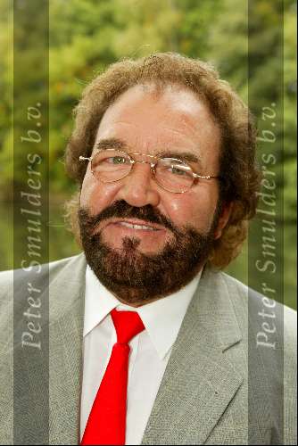 Hilversum 9 oktober 2003


Arie Ribbens 

© Copyright: Fotopersbureau Peter Smulders BV