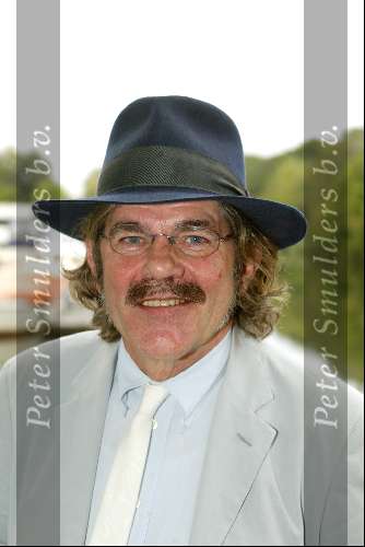 Hilversum 9 oktober 2003

Presentatie cd johnny hoes in wilschut

Bennie Jolink met hoed

© Copyright: Fotopersbureau Peter Smulders BV