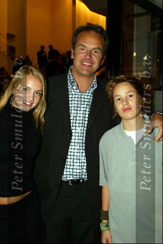 Tilburg 13 oktober 2003

Premiere kunt u mij de weg naar hamelen vertellen...

Bert Kuizenga met kinderen

Peter Smulders bv
