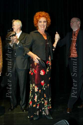 Amersfoort 12 oktober 2003

Premiere zeg ns Aa in de flint

Manfred de Graaf en Carry Tefsen

© Copyright: Fotopersbureau Peter Smulders BV