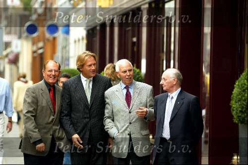 Amsterdam 2 oktober 2003

Bennie Meier Carel Voordewind en Cees Noomen op PC


© Copyright: Fotopersbureau Peter Smulders BV