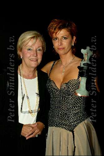 Amsterdam 19 oktober 2003

Nacht van de lingerie in de it 

Chazia Mourali met moeder

© Copyright: Fotopersbureau Peter Smulders BV
