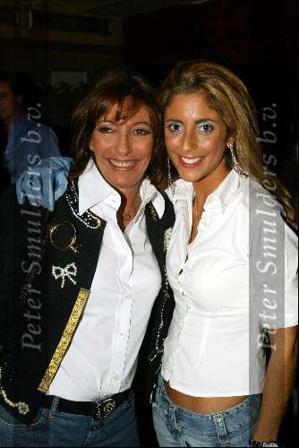 Amsterdam 27 oktober 2003

Feestje  van Danie Bles in pasta di basta

Danie Bles met moeder

© Copyright: Fotopersbureau Peter Smulders BV