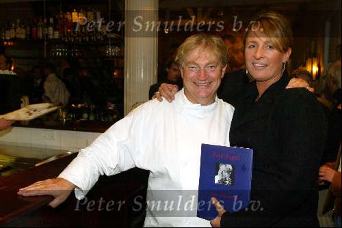 Naarden 28 oktober 2003

Uitreiking boek Paul fagel in het arsenaal

paul Fagel  en Helen Hissink.

© Copyright: Fotopersbureau Peter Smulders BV