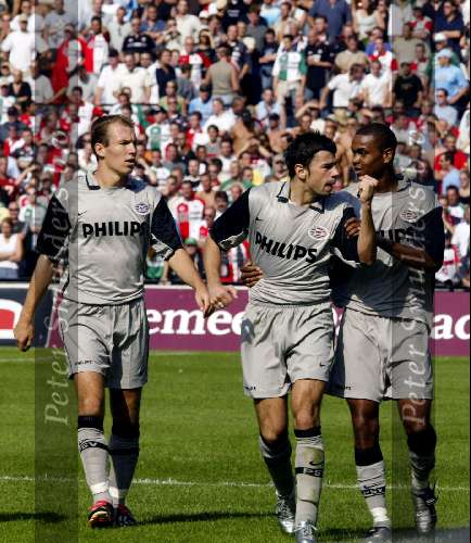 Rotterdam, 21 september 2003 
Feyenoord-PSV, eindstand 1-3 Doelpunt KEZMAN


© Copyright: Fotopersbureau Peter Smulders BV