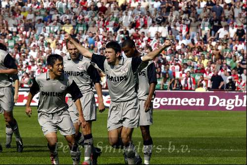 Rotterdam, 21 september 2003 
Feyenoord-PSV, eindstand 1-3 Doelpunt KEZMAN


© Copyright: Fotopersbureau Peter Smulders BV