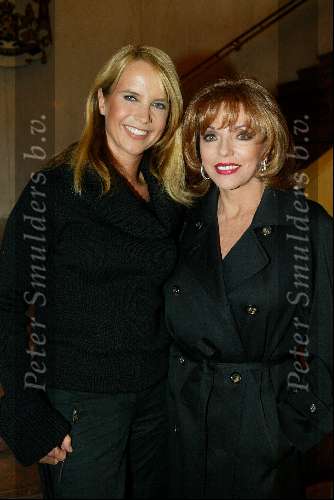 Noordwijk 29 september 2003

Joan Collins en Linda de Mol  bij opnames alice in wonderland


© Copyright: Fotopersbureau Peter Smulders BV