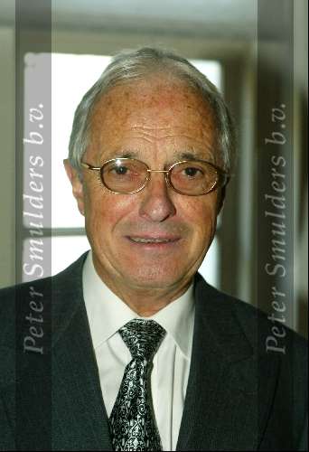 Naarden 28 oktober 2003

Uitreiking boek Paul fagel in het arsenaal
Theo Heuft met vriendin

© Copyright: Fotopersbureau Peter Smulders BV
