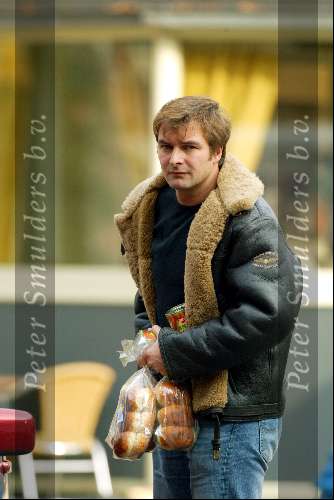 Amsterdam 29 oktober 2003

Victor Reinier boodschappen doen

© Copyright: Fotopersbureau Peter Smulders BV