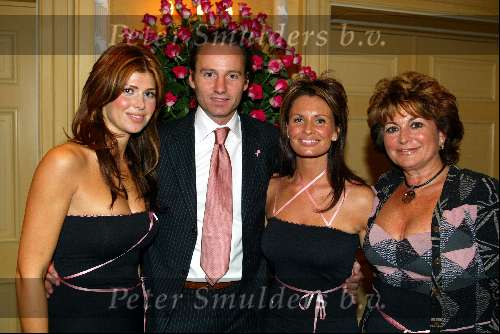 Amsterdam 1 oktober 2003
Avond tbv borstkankerbestrijding in het amstel hotel.
Leontien Ruiters Estelle gullit Christine Kroonenberg en Michael Lingg