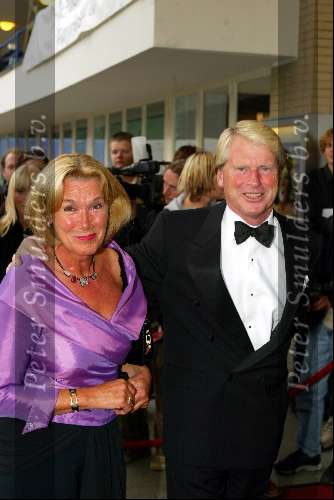 Utrecht 3 oktober 2003
uitreiking gouden kalveren in schouwburg utrecht
Dhr. staal met vrouw
