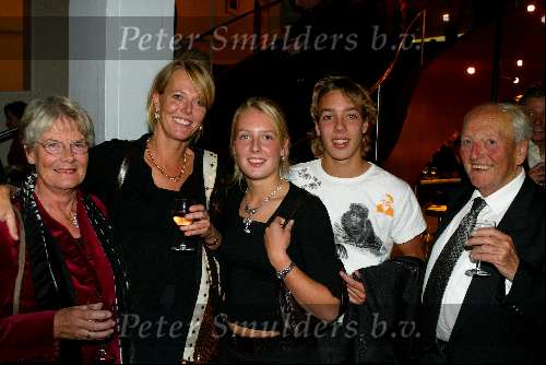 Tilburg 13 oktober 2003
Premiere kunt u mij de weg naar hamelen vertellen...
Dorien Ouborg met ouders en kinderen