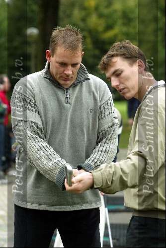 Eindhoven 9 oktober 2003
Eerste golfles  Fransjan v d Elzen
golfpro Robert Bollen