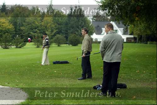 Eindhoven 9 oktober 2003
eerste golfles van Elly v d Elzen & Fransjan v d Elzen
golfpro Robert Bollen