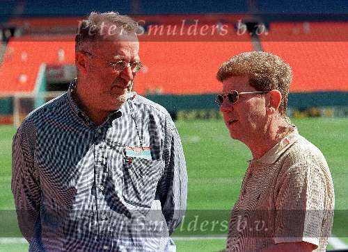 Miami (USA)maart 1998
Frits Barend & Henk v Dorp voor aanvang van de wedstrijd Nederland-Mexico Vriendschappelijk, eindstand 3-2