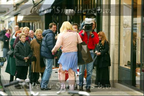 Amsterdam 21 oktober 2003
Gordon loopt te shoppen op pc hooftstraat als Estelle Gullit
TV opnames