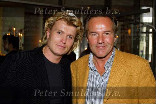Den Haag 18 oktober 2003
Premiere alleen op de wereld in den haag.
Hans Klok met vriend