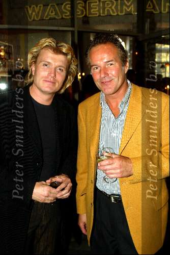 Den Haag 18 oktober 2003
Premiere alleen op de wereld in den haag.
Hans Klok met vriend