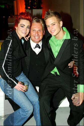 Amsterrdam 23 oktober 2003
Televizierring 2003 in de heineken music hall
Hennie Huisman met Kim Lian v d Meij en Jim
