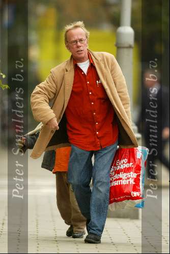 Amsterdam 19 oktober 2003
Jack Spijkerman met boodschappen en heel veel bier