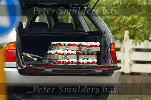 Amsterdam 19 oktober 2003
Jack Spijkerman met boodschappen en heel veel bier
BMW X5