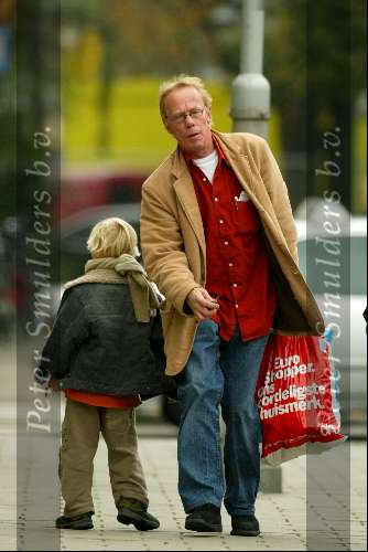 Amsterdam 19 oktober 2003
Jack Spijkerman met boodschappen en heel veel bier