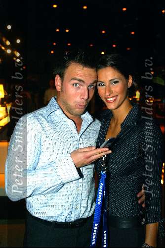 Amsterdam 8 oktober 2003
presentatie nieuwe samsung telefoon
Jeroen Post en kris met gsm