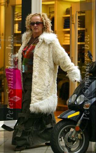 Amsterdam 23 oktober 2003
Karin Bloemen op PC hooftstraat