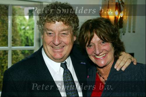 Naarden 28 oktober 2003
Uitreiking boek Paul fagel in het arsenaal
Tonny Eyk met vrouw