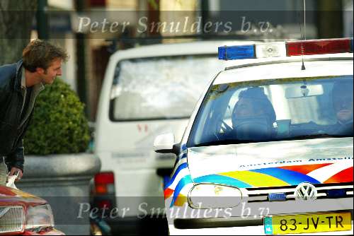 Amsterdam 21 oktober 2003
Victor Reinier met politie  op cornelis schuytstraat