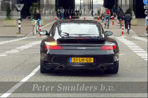 Amsterdam 19 oktober 2003
zlatan Ibrabimovic in porsche 911 turbo