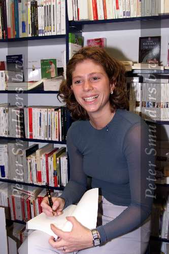 Amsterdam 9 oktober 1999 ARENA
Vriendschappelijke interland
NEDERLAND-BRAZILIE, eindstand 2-2
Voor aanvang uitreiking boek Frits Barend
Barbara Barend