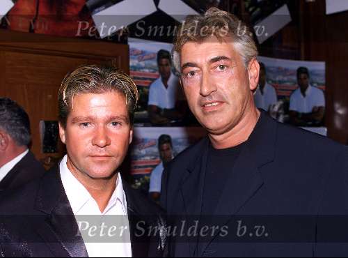 Amsterdam 14 oktober 1999
CD uitreiking van DRIES ROELVINK hier met Bardo Jacobs