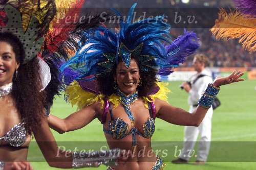 Amsterdam 9 oktober 1999 ARENA
Vriendschappelijke interland
NEDERLAND-BRAZILIE, eindstand 2-2
danseressen