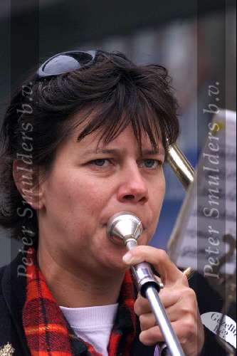 Eindhoven, 10 oktober 1999
Tijdens de Marathon dweilorkestjes
HELEN BANNENBERG