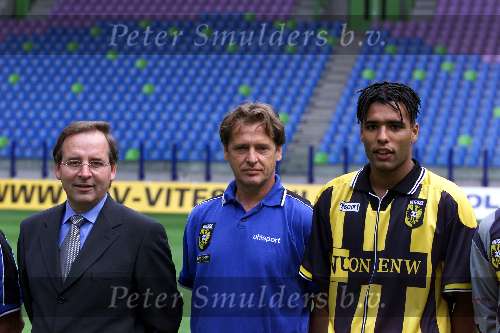 Arnhem 06-07-1999
Ploeg-presentatie van Vitesse seizoen 1999/2000
Karel Aalbers Herbert Neumann en Pierre v Hooydonk