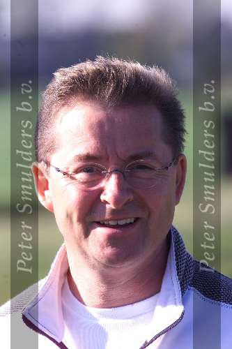 16 Oktober 1999
Jan Keizer wandelend  in de omgeving van Volendam
na zijn hartoperatie.