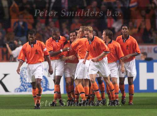 Amsterdam 9 oktober 1999 ARENA
Vriendschappelijke interland
NEDERLAND-BRAZILIE, eindstand 2-2
Blijdschap bij 1-0