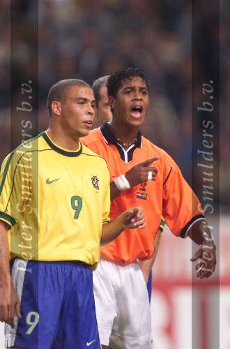 Amsterdam 9 oktober 1999 ARENA
Vriendschappelijke interland
NEDERLAND-BRAZILIE, eindstand 2-2
Patrick kluivert met ronaldo
