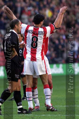 Eindhoven 17 oktober 1999
PSV-Den Bosch 7-0
Ruud v Nistelrooij en Luc Nilis.