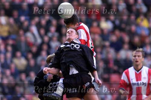 Eindhoven 17 oktober 1999
PSV-Den Bosch 7-0
Stinga wint kopduel  van Menno Willems.