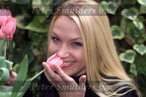 Amsterdam 5 oktober 2000
Adrienne Franz doopt de Bold and the Beautiful tulp.